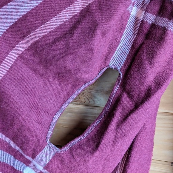 EUC Scarf/Shawl - Picture 4 of 5